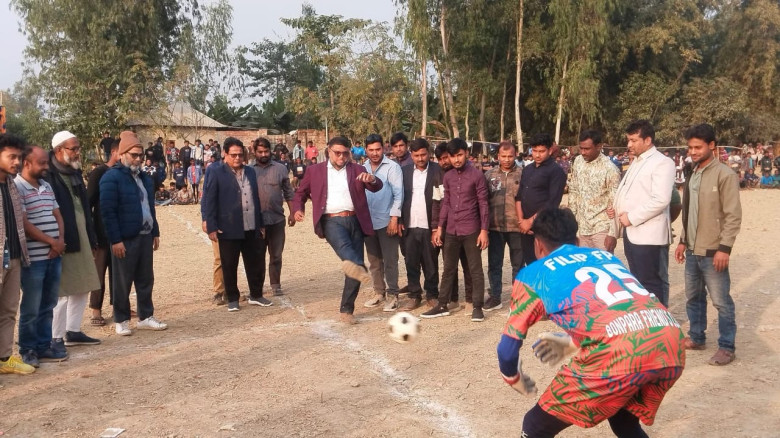 পাঁচবিবিতে কোকোর স্মৃতি ফুটবল খেলার  ট্রাইব্রেকারে দিনাজপুর 