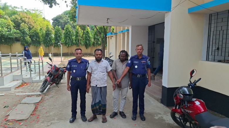 মান্দায় অবৈধ তেল মজুত: ব্যবসায়ীসহ গ্রেপ্তার ২, জব্দ ৬২০০ লিট